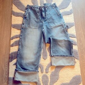 WE THE FREE: Major Leagues
Mid Rise:Cuffed Crop Jeans